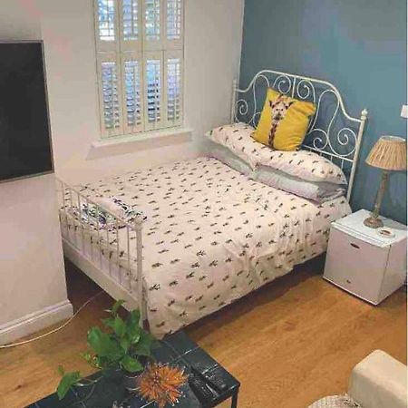 Stylish Modern Studio, Mock Georgian House, Heart Of Trendy Hackney & لندن المظهر الخارجي الصورة
